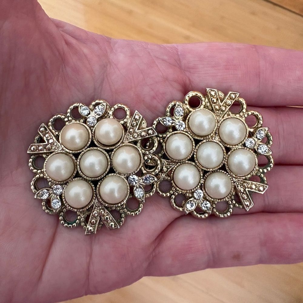 Gorgeous Vintage Style Faux Pearl and Rhinestone Clip-On Earrings
